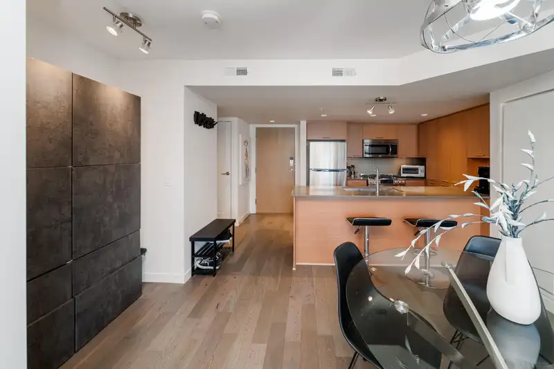 513 95 MOODY STREET - photo 3 of 40