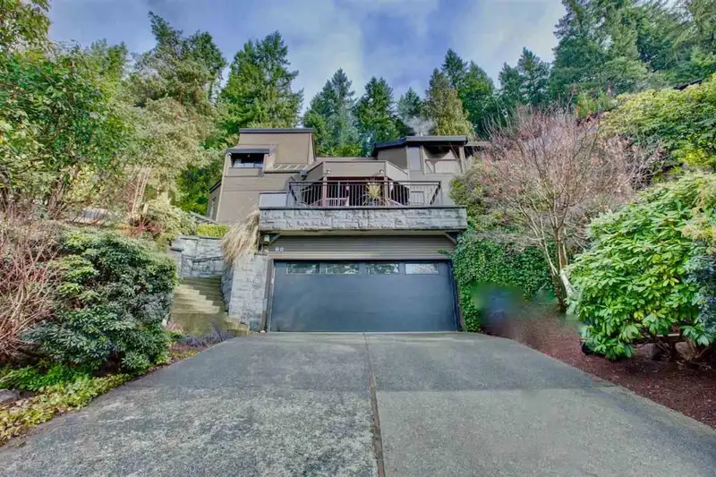 60 WALTON WAY - photo 1 of 20