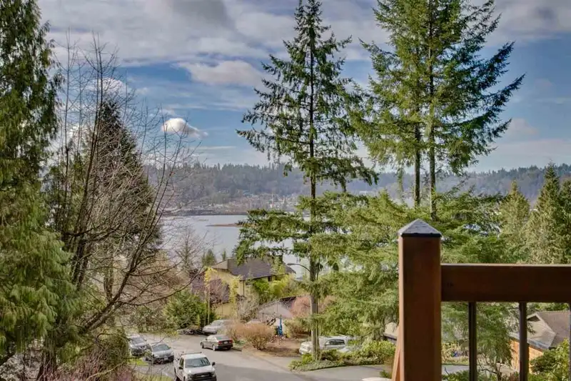 60 WALTON WAY - photo 2 of 20