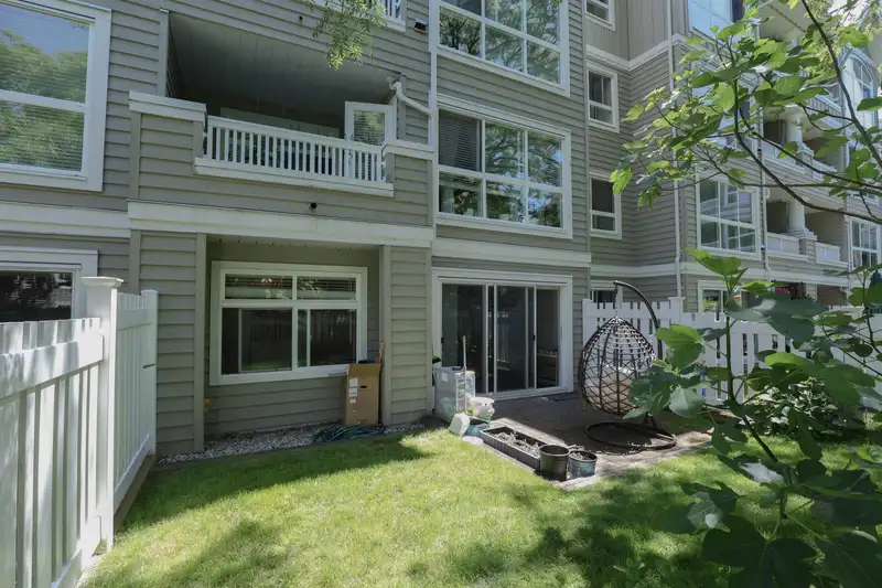 121 5900 DOVER CRESCENT - photo 2 of 17
