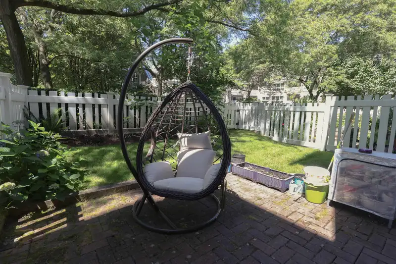 121 5900 DOVER CRESCENT - photo 3 of 17