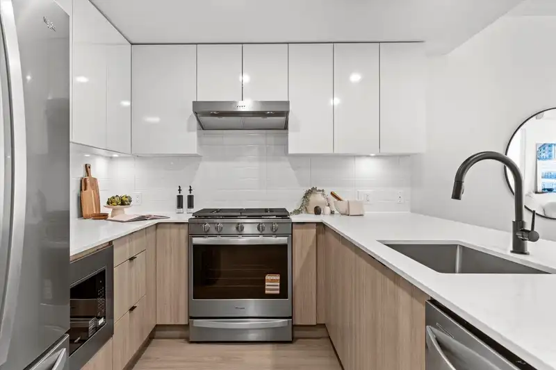 101 2277 HAWTHORNE AVENUE - photo 4 of 36