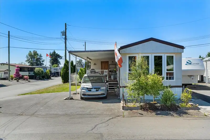 217 27111 0 AVENUE - photo 2 of 29