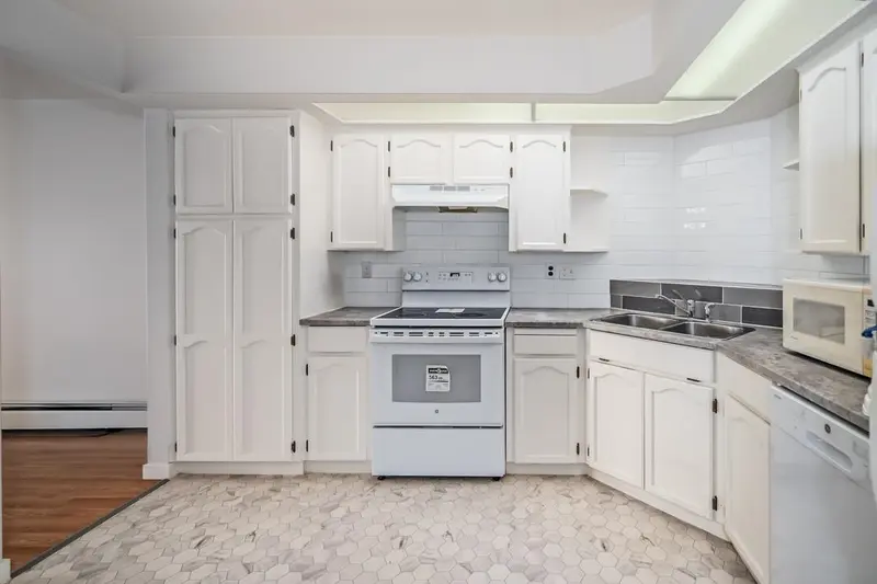 215 31930 OLD YALE ROAD - photo 3 of 25