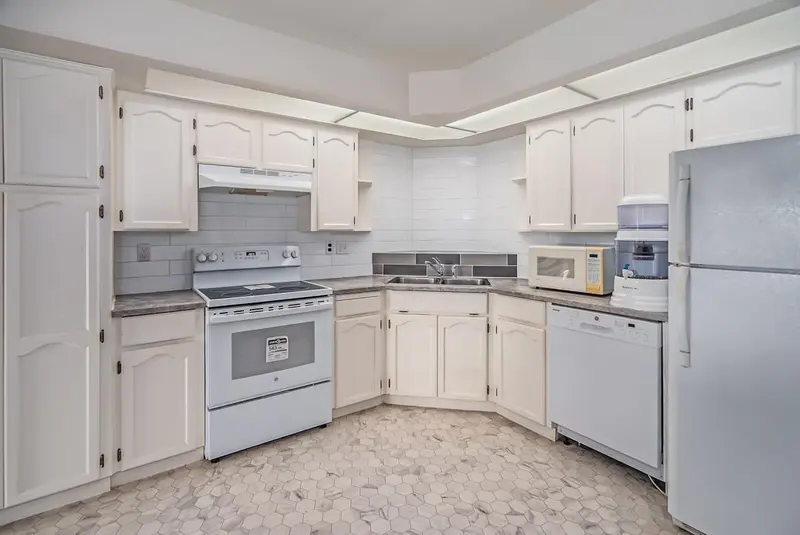 215 31930 OLD YALE ROAD - photo 4 of 25