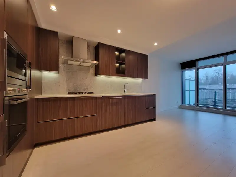 508 4720 LOUGHEED HIGHWAY - photo 2 of 26