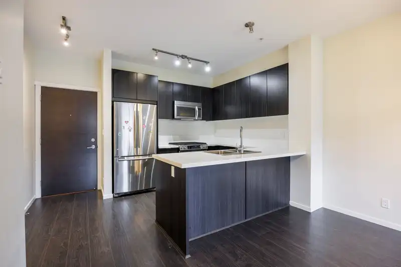 213 3107 WINDSOR GATE - photo 4 of 27