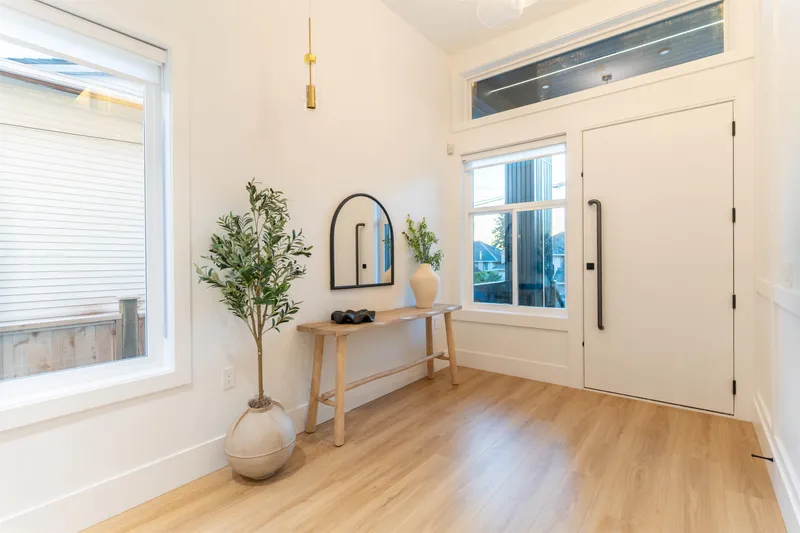 7684 115A STREET - photo 2 of 25