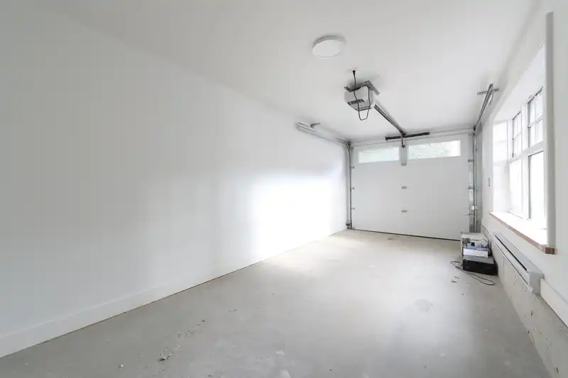 4109 HUDSON STREET - photo 3 of 18