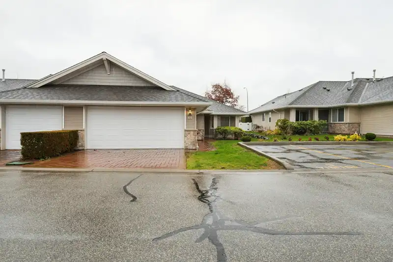 32 17516 4TH AVENUE - photo 1 of 40