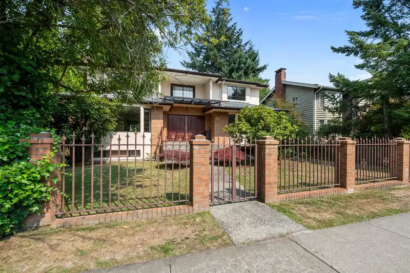 2855 W 37TH AVENUE - photo 2 of 26