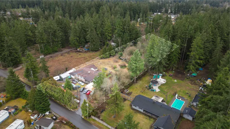 19840 30 AVENUE - photo 3 of 6