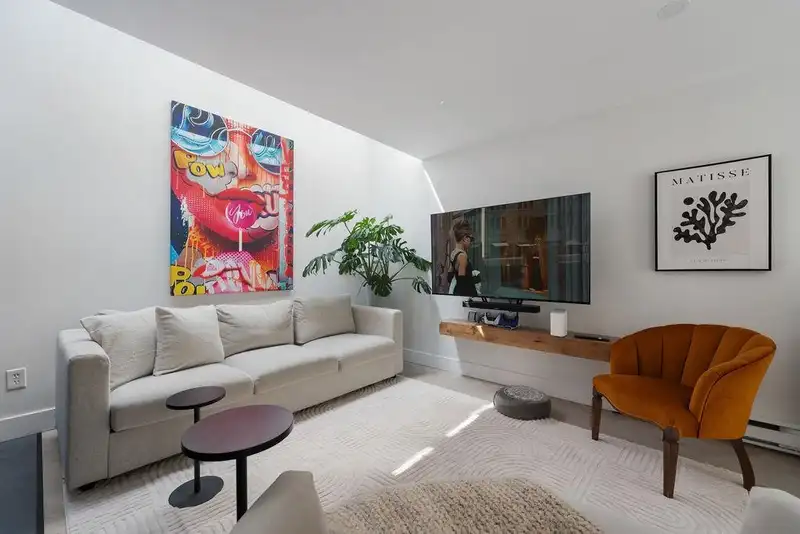 104 1279 NICOLA STREET - photo 2 of 36