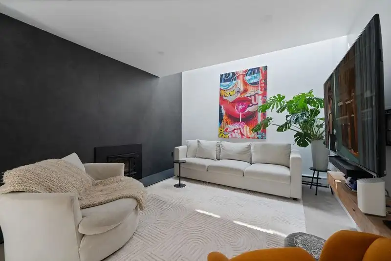 104 1279 NICOLA STREET - photo 4 of 36