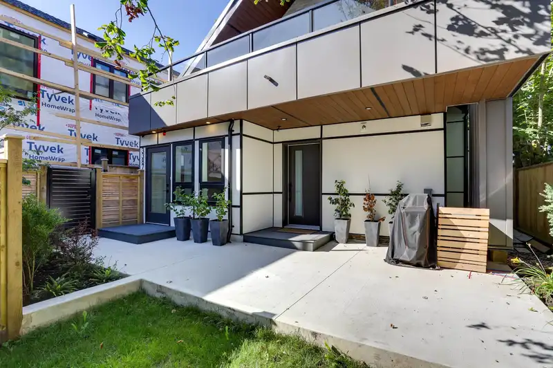 3387 VICTORIA DRIVE - photo 4 of 18