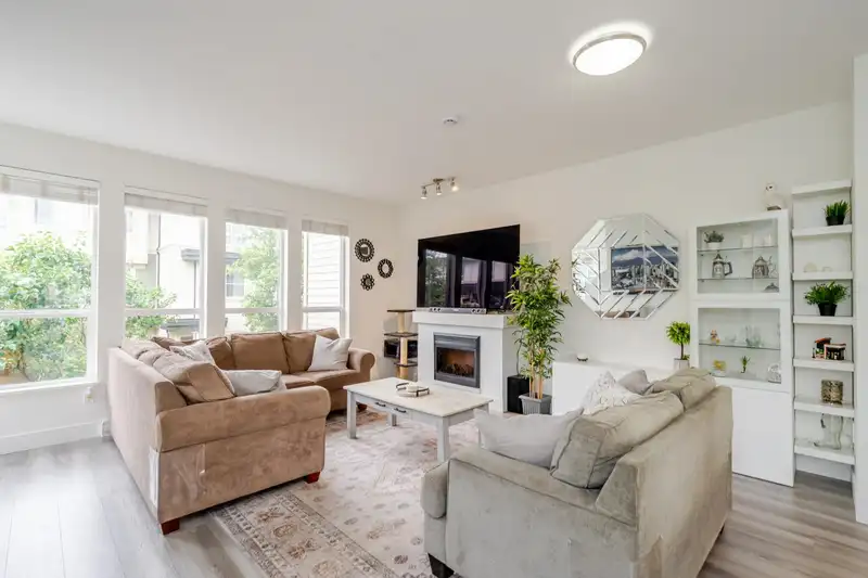 36 19477 72A AVENUE - photo 4 of 38