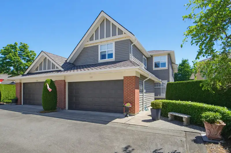 137 15500 ROSEMARY HEIGHTS CRESCENT - photo 1 of 39