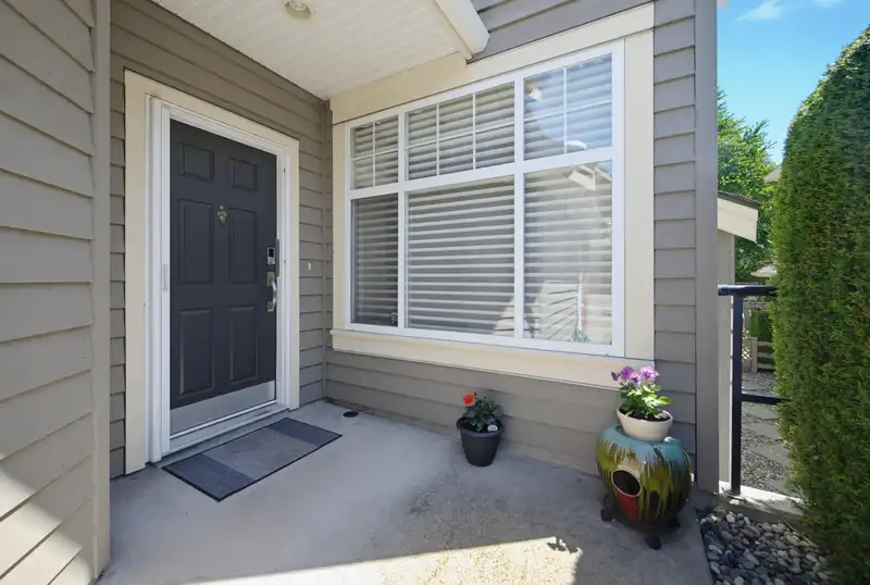 137 15500 ROSEMARY HEIGHTS CRESCENT - photo 2 of 39