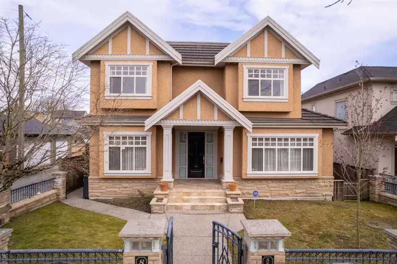 8038 SELKIRK STREET - photo 1 of 40