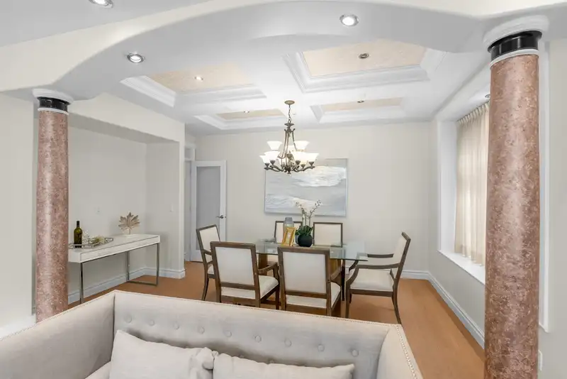 8038 SELKIRK STREET - photo 4 of 40