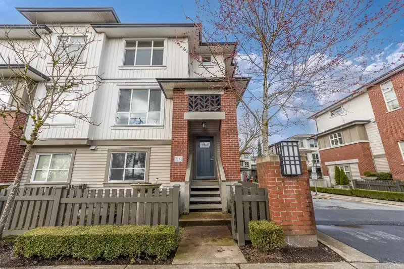 1 8355 164 STREET - photo 2 of 32