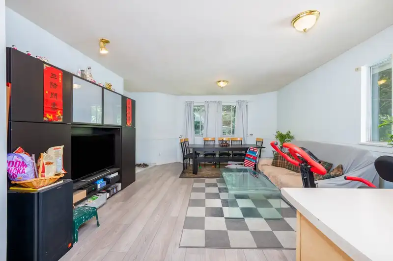 11579 SURREY ROAD - photo 3 of 30