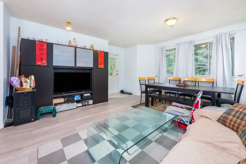 11579 SURREY ROAD - photo 4 of 30