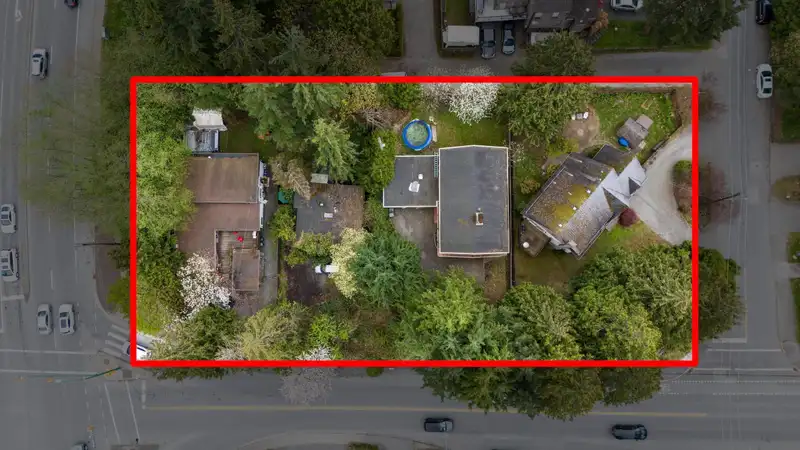 2194 WINDRIDGE DRIVE - photo 1 of 5