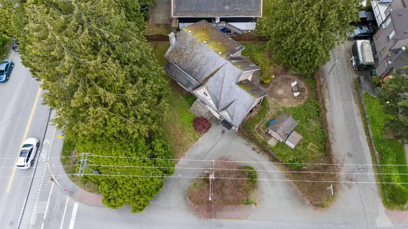 2194 WINDRIDGE DRIVE - photo 2 of 5