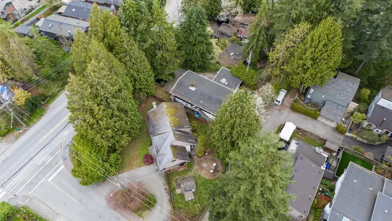 2194 WINDRIDGE DRIVE - photo 3 of 5