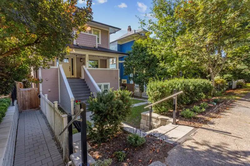 1372 E 10TH AVENUE - photo 2 of 34