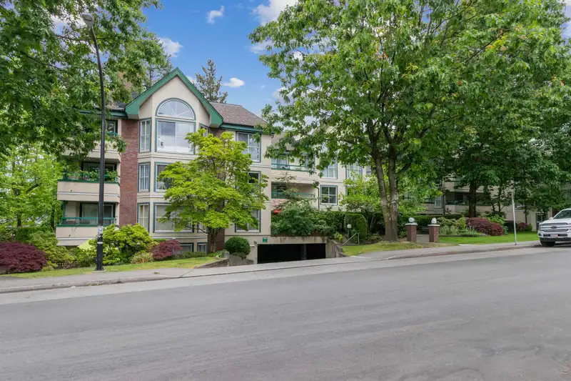 204 5656 HALLEY AVENUE - photo 1 of 30