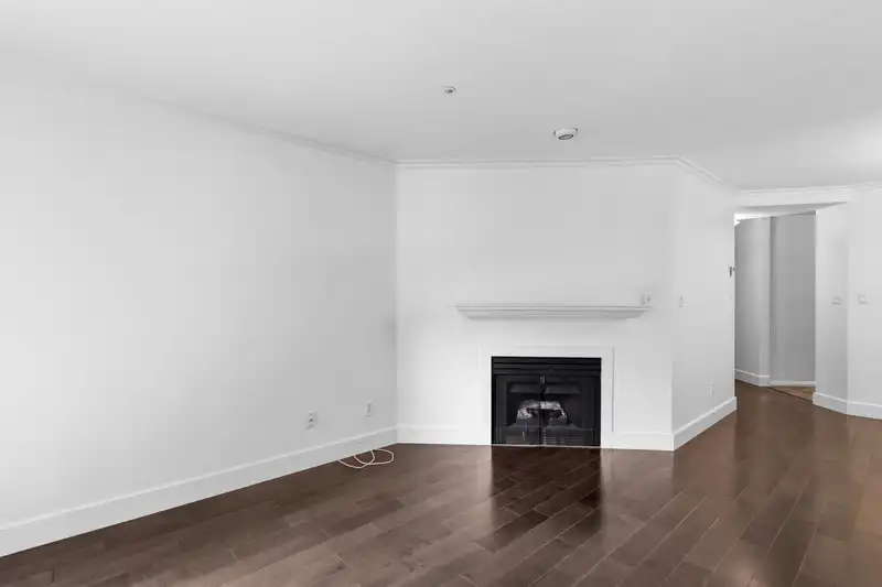 204 5656 HALLEY AVENUE - photo 2 of 30