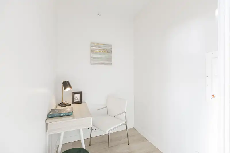 3907 567 CLARKE ROAD - photo 3 of 13