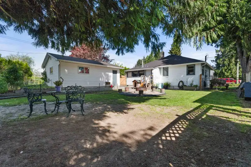 46054 KING AVENUE - photo 3 of 23