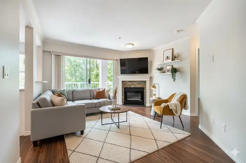 102 135 ELEVENTH STREET - photo 2 of 8