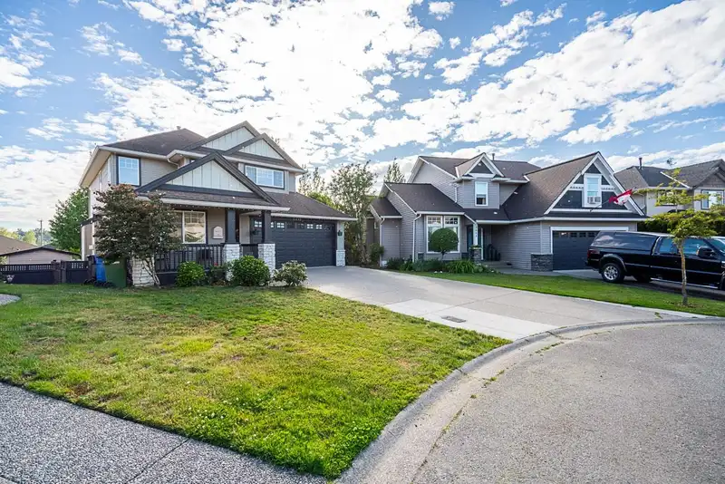3659 GREENDALE COURT - photo 2 of 39