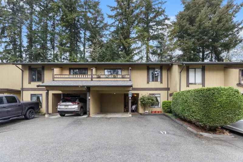 17 2998 MOUAT DRIVE - photo 1 of 34