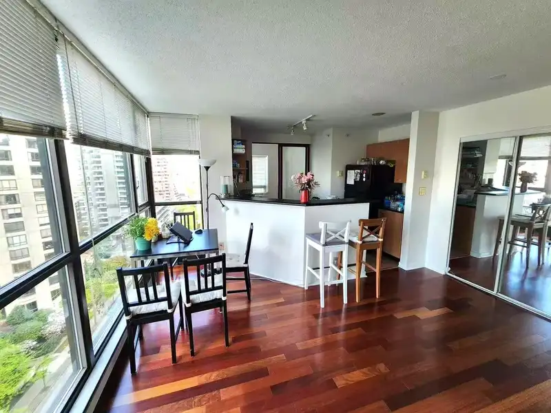 1208 1331 ALBERNI STREET - photo 2 of 10