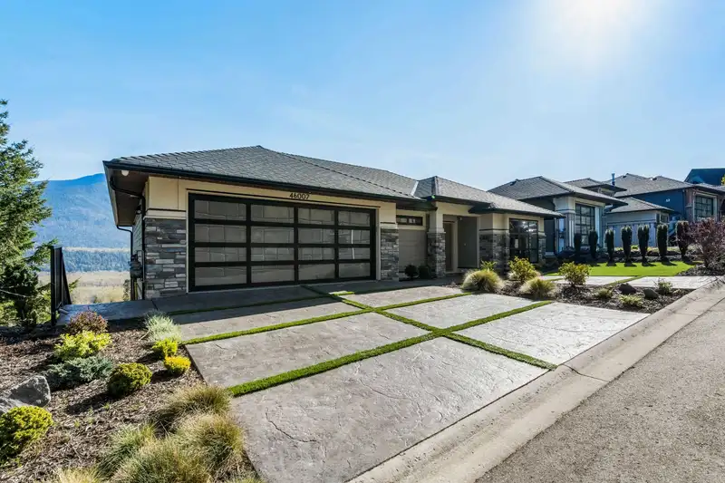 46007 WEEDEN DRIVE - photo 2 of 40