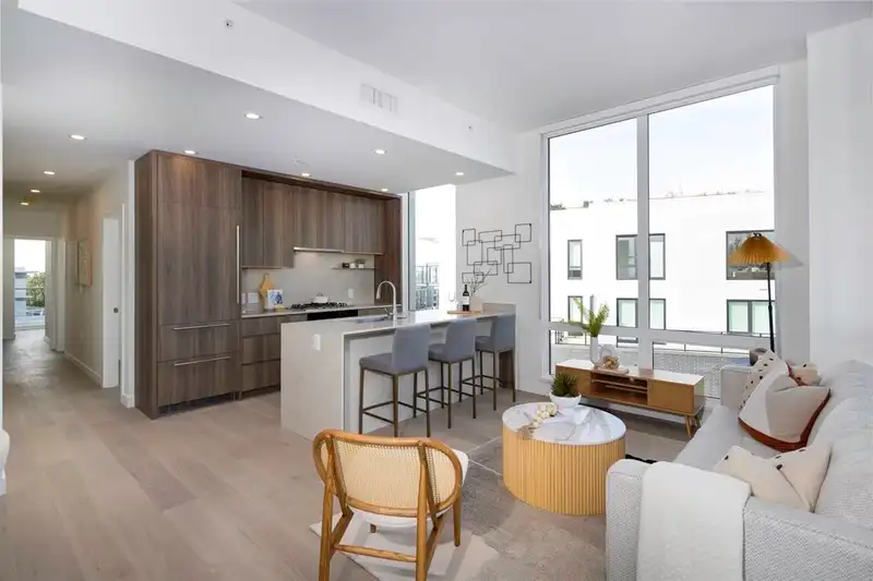 607 5212 CAMBIE STREET - photo 3 of 24
