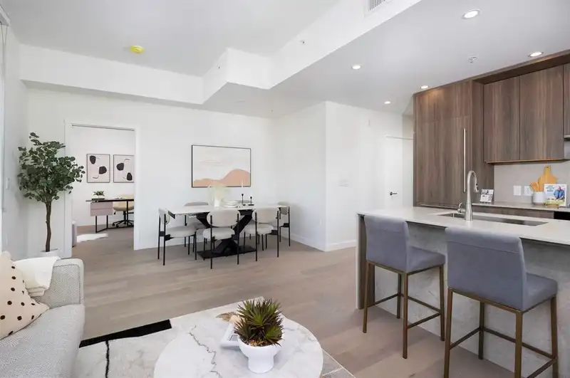 607 5212 CAMBIE STREET - photo 4 of 24
