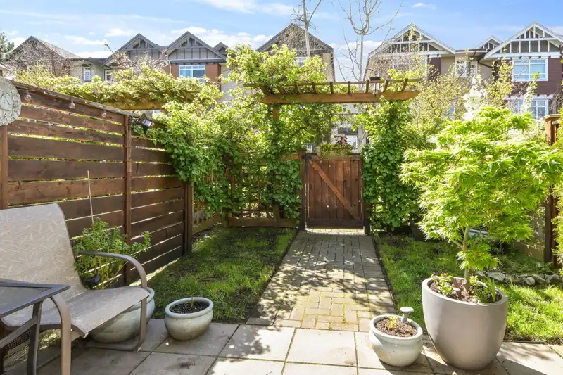 91 2979 156 STREET - photo 1 of 38