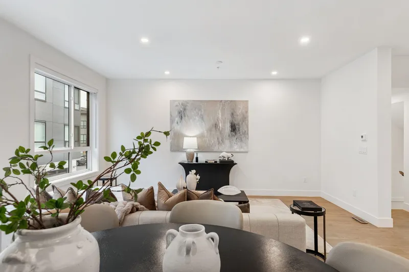 3 19667 55A AVENUE - photo 4 of 25