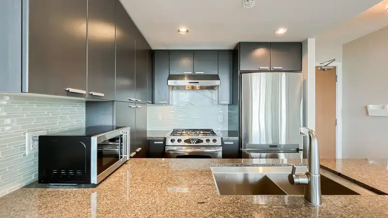 2402 2232 DOUGLAS ROAD - photo 4 of 24