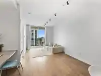 2108 3007 GLEN DRIVE - thumbnail 9
