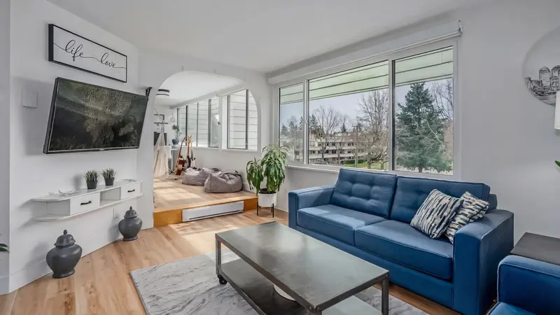 307 15272 19 AVENUE - photo 1 of 25