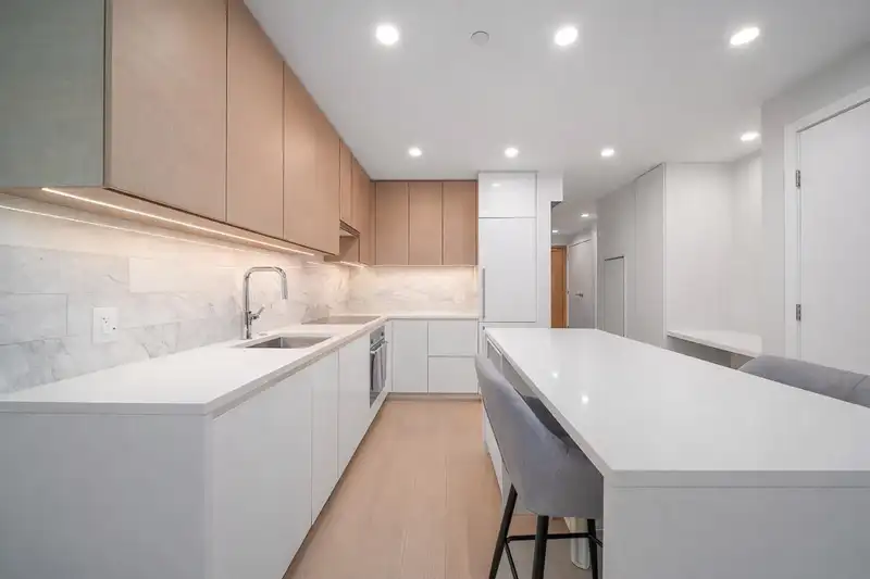 909 2108 GILMORE AVENUE - photo 3 of 28