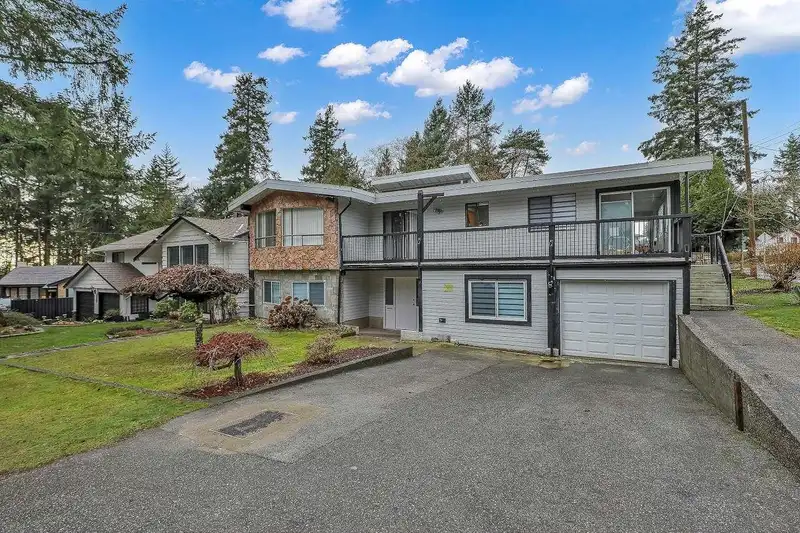 7336 PRIORY PLACE - photo 3 of 39