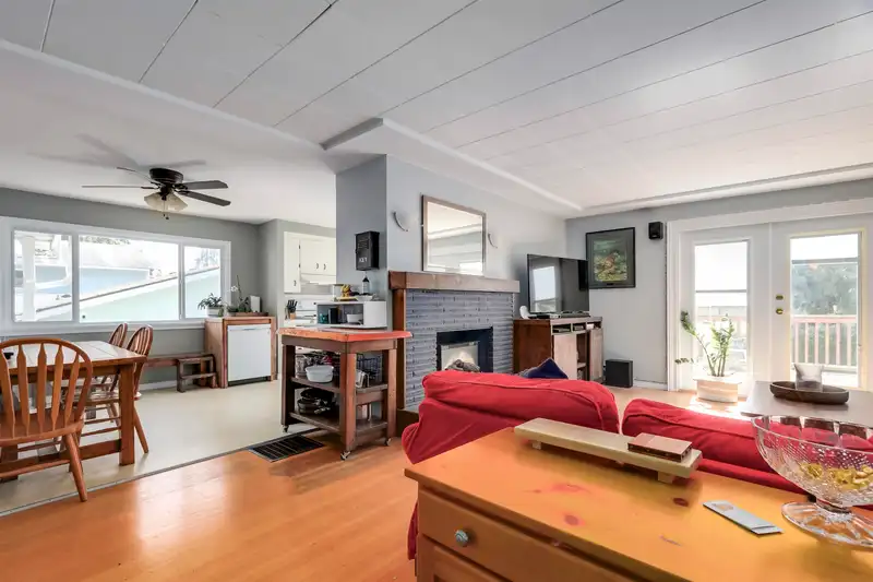 3530 HASTINGS STREET - photo 3 of 23